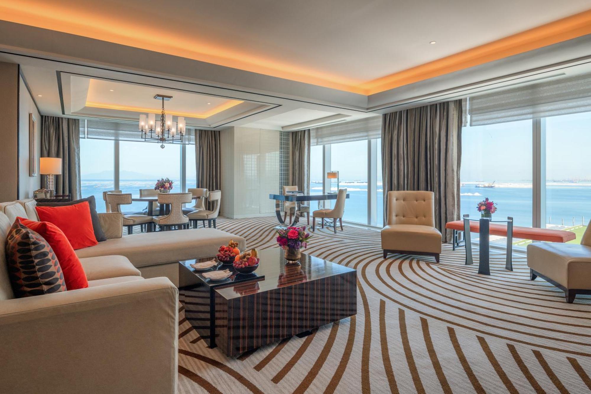 Hotel Solaire Entertainment 5*