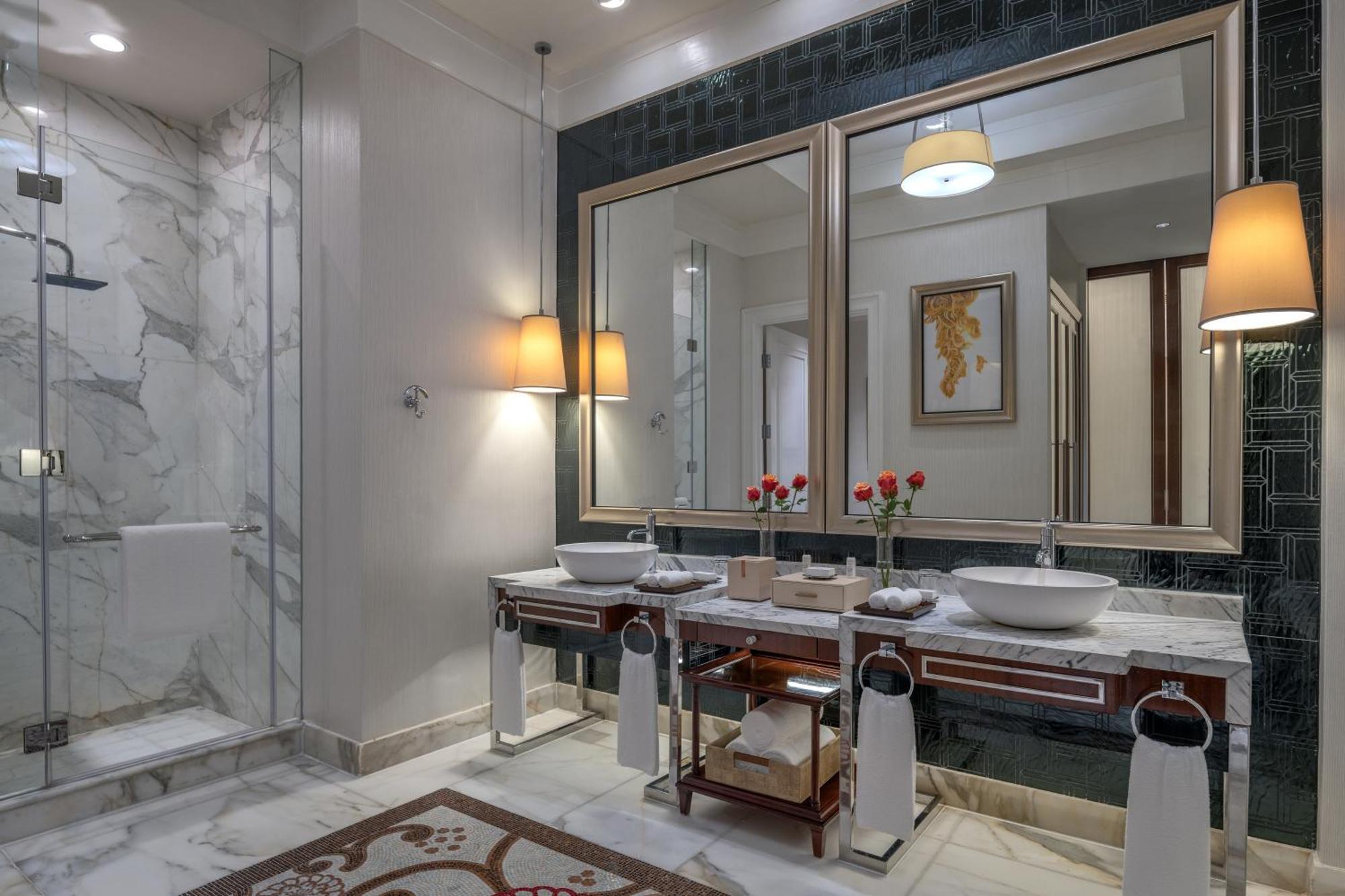Solaire Entertainment Hotel 5*