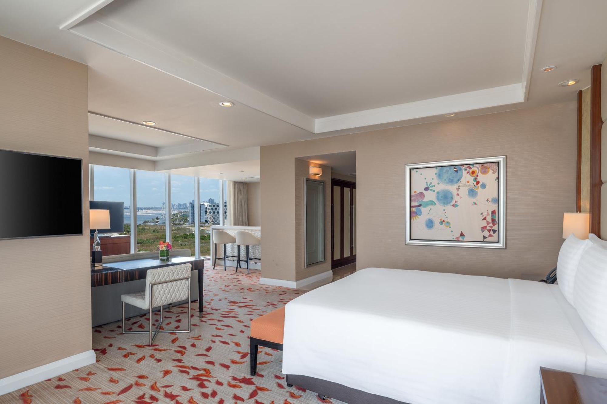 Solaire Entertainment 5*