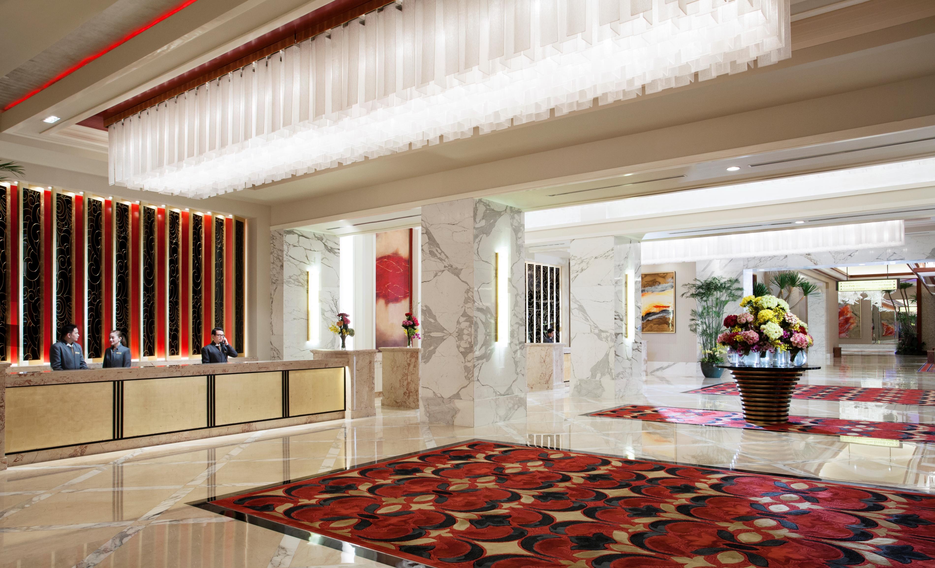 Solaire Entertainment Hotel 5*