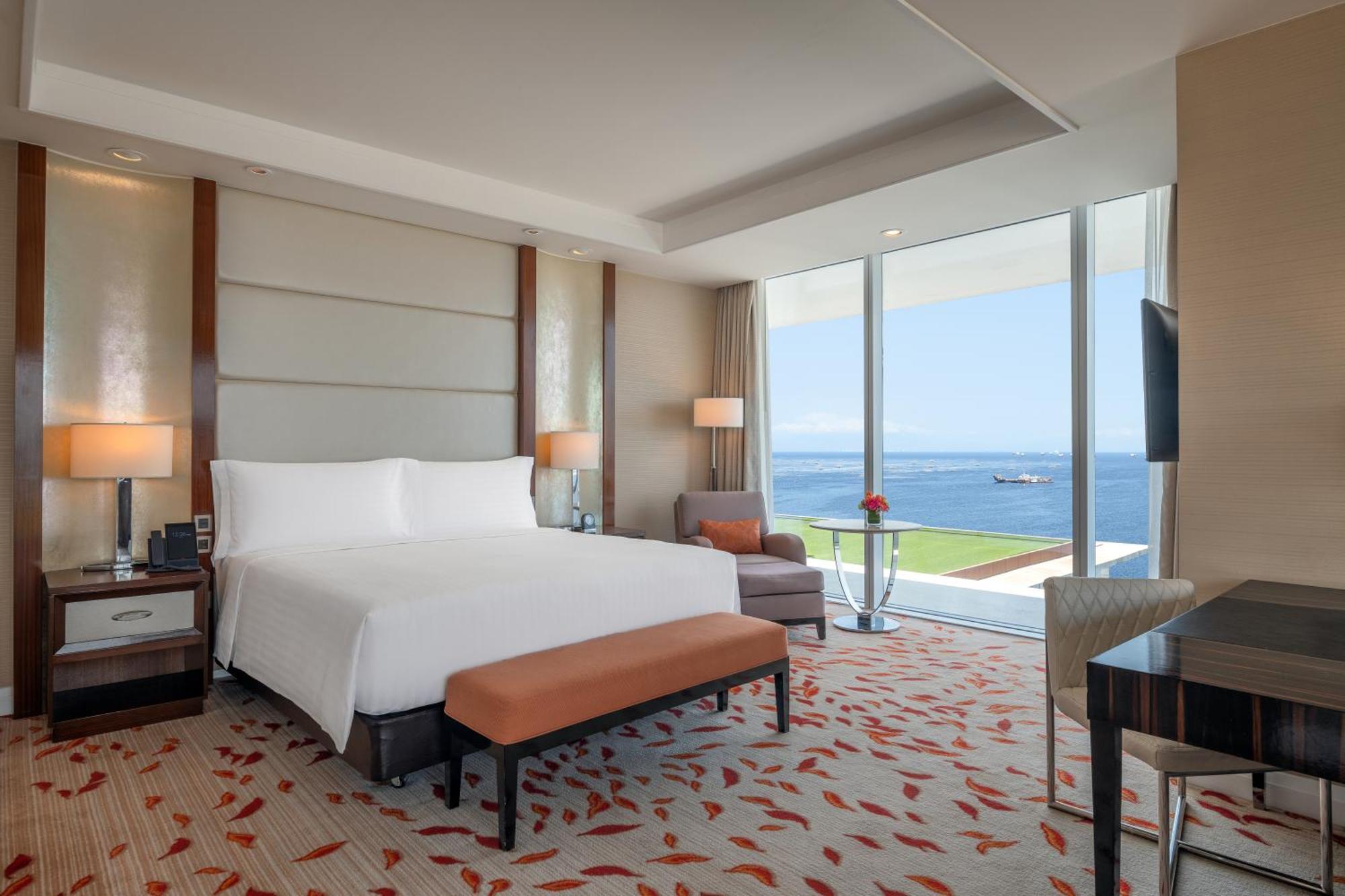 Hotel Solaire Entertainment